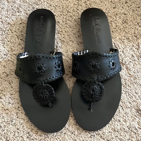 Jack Roger Demi wedge, black Size 8. RIGHT Sandal is BROKEN!! Worn once. - Picture 1 of 4